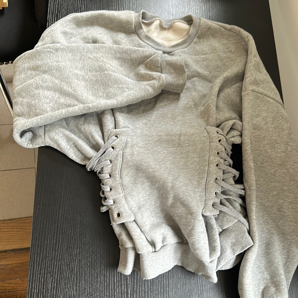 Sweatshirt